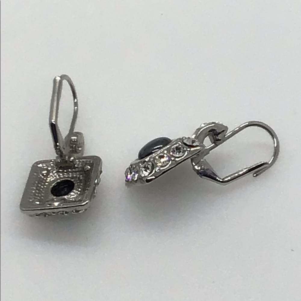Earring - Picture 4 of 4